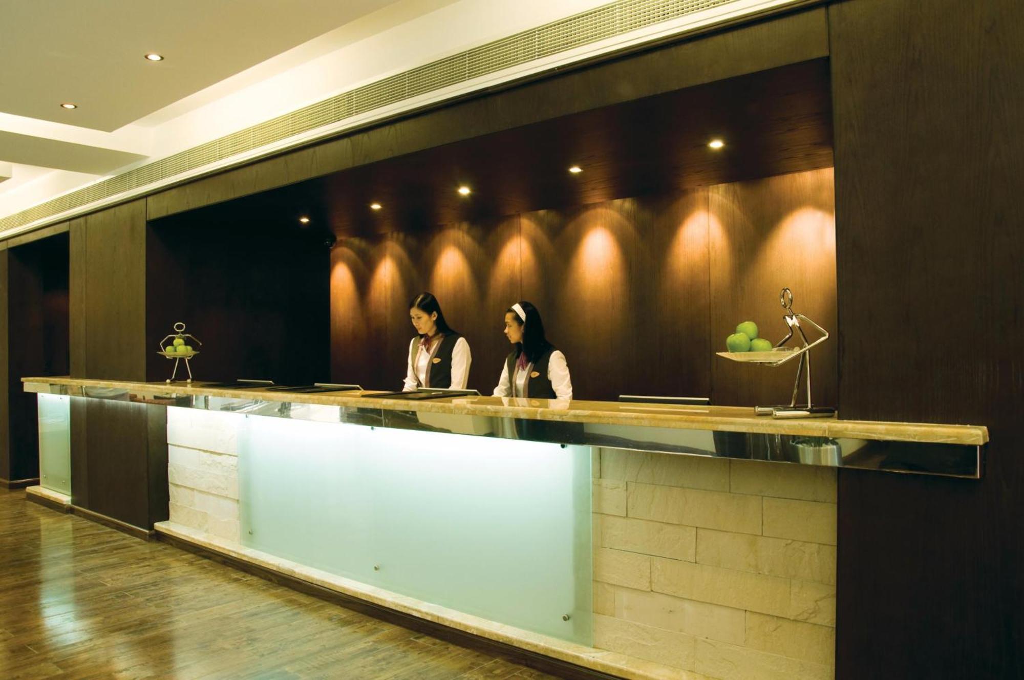 Villaggio Hotel Abu Dhabi Buitenkant foto